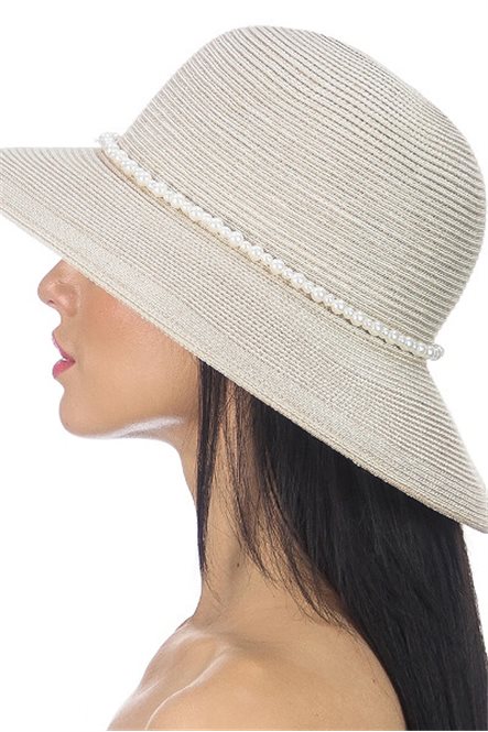 Классическая летняя шляпа с жемчужным украшением  от Delmare
